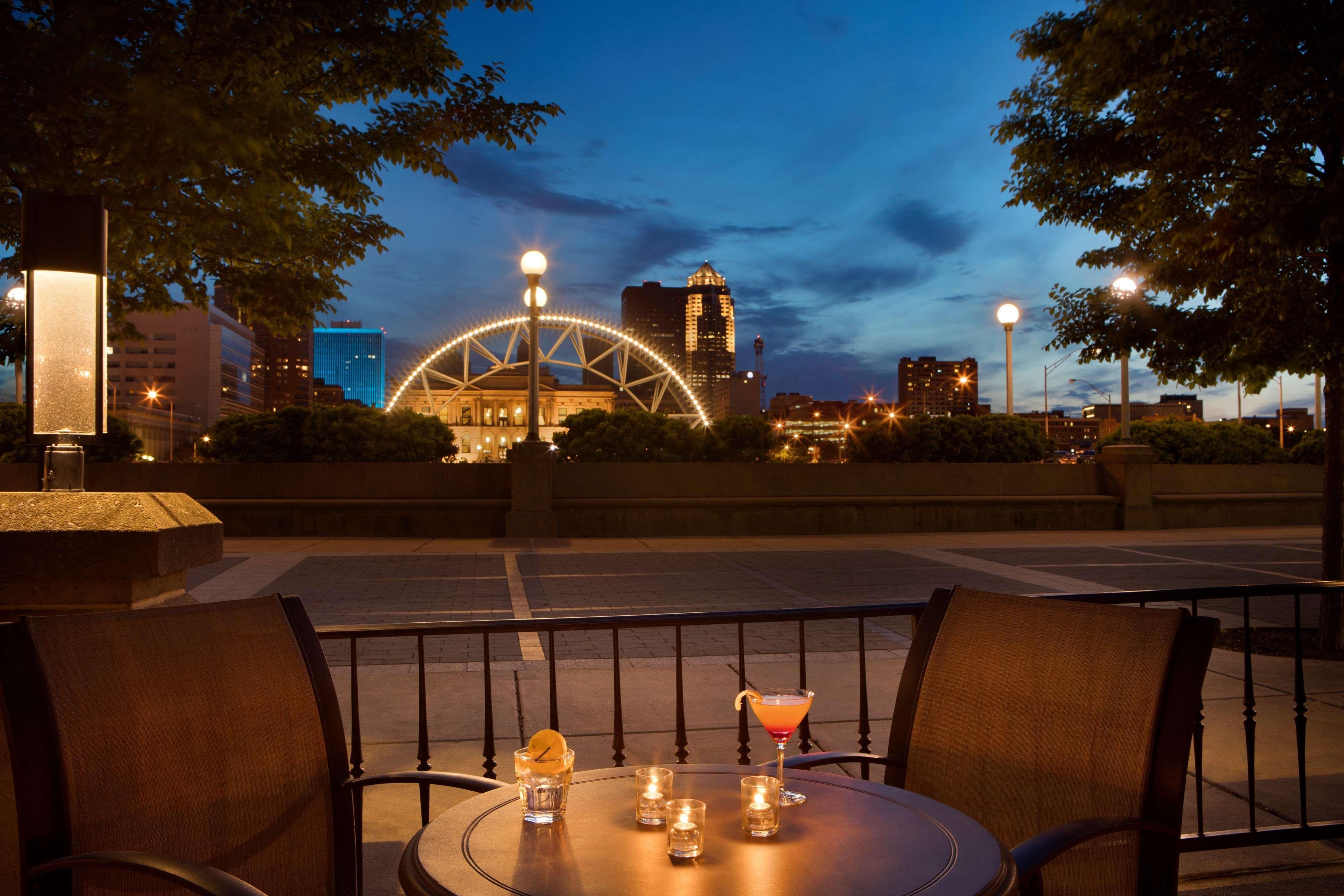 Embassy Suites Des Moines Downtown Exterior foto