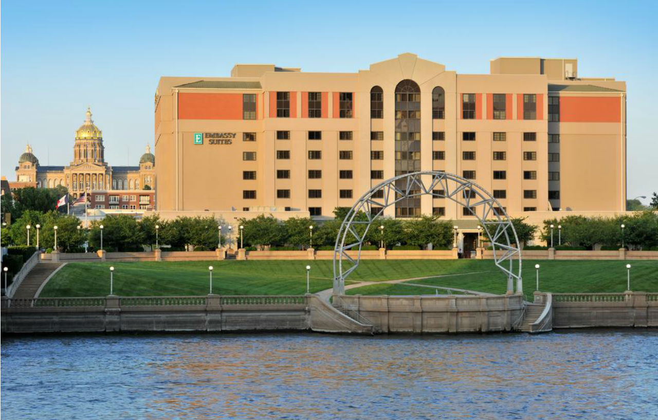 Embassy Suites Des Moines Downtown Exterior foto